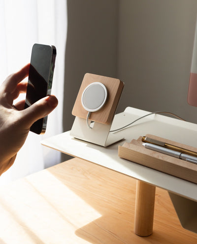 Warehouse Item - Gather MagSafe Phone Stand (1x1 - White/Maple) Warehouse Ugmonk